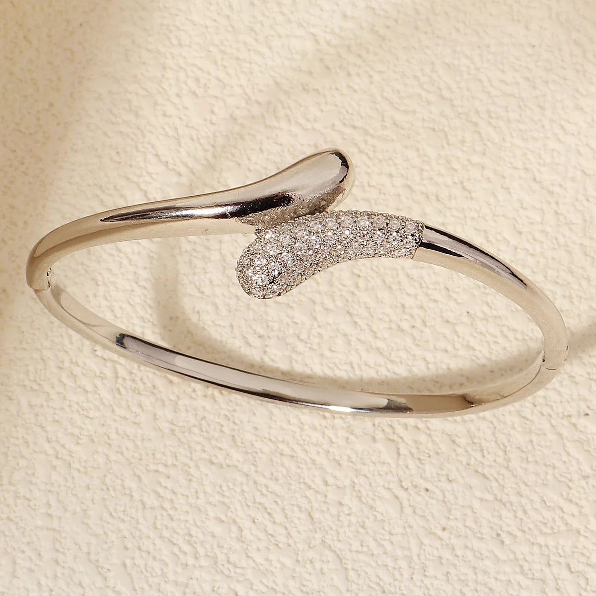 ViperBand – bold, sleek, and trendy