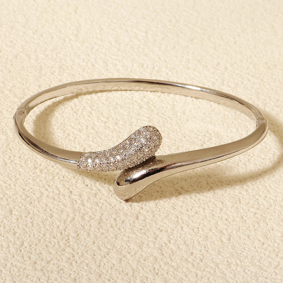 ViperBand – bold, sleek, and trendy